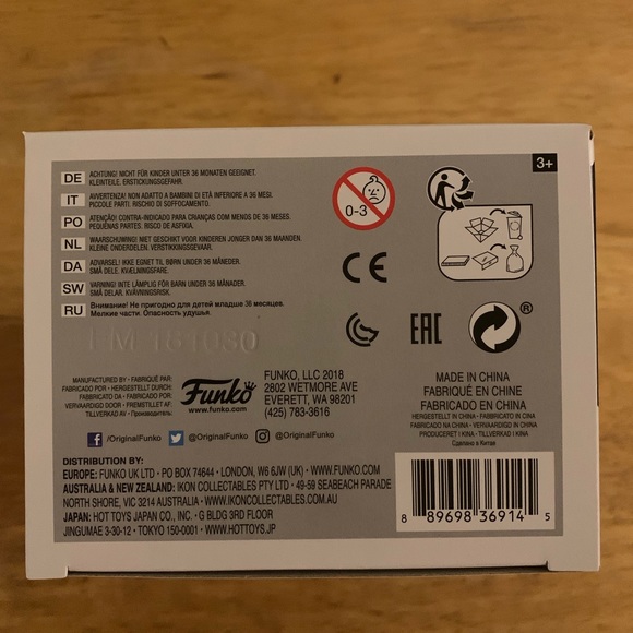 Funko Pop Fortnite Dark Vanguard(Glow in the Dark) - Picture 6 of 8